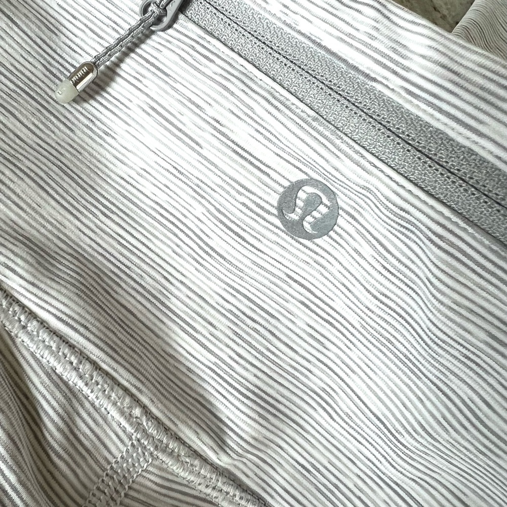 Lululemon Gray and white Striped Capri Leggings w/Mesh